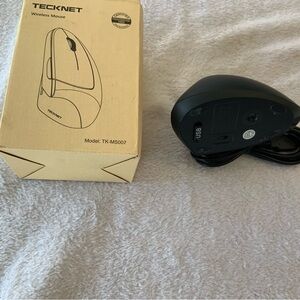 Black Wireless Mouse